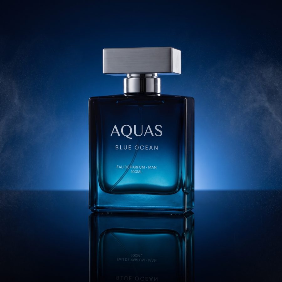 Aquas Blue Ocean — Dark studio glow